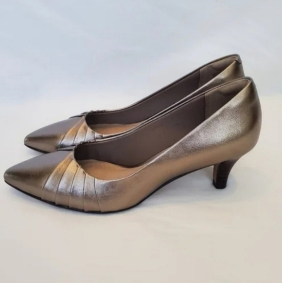 Clarks Collection ultimate comfort gun metallic point toe pumps - Picture 5 of 10